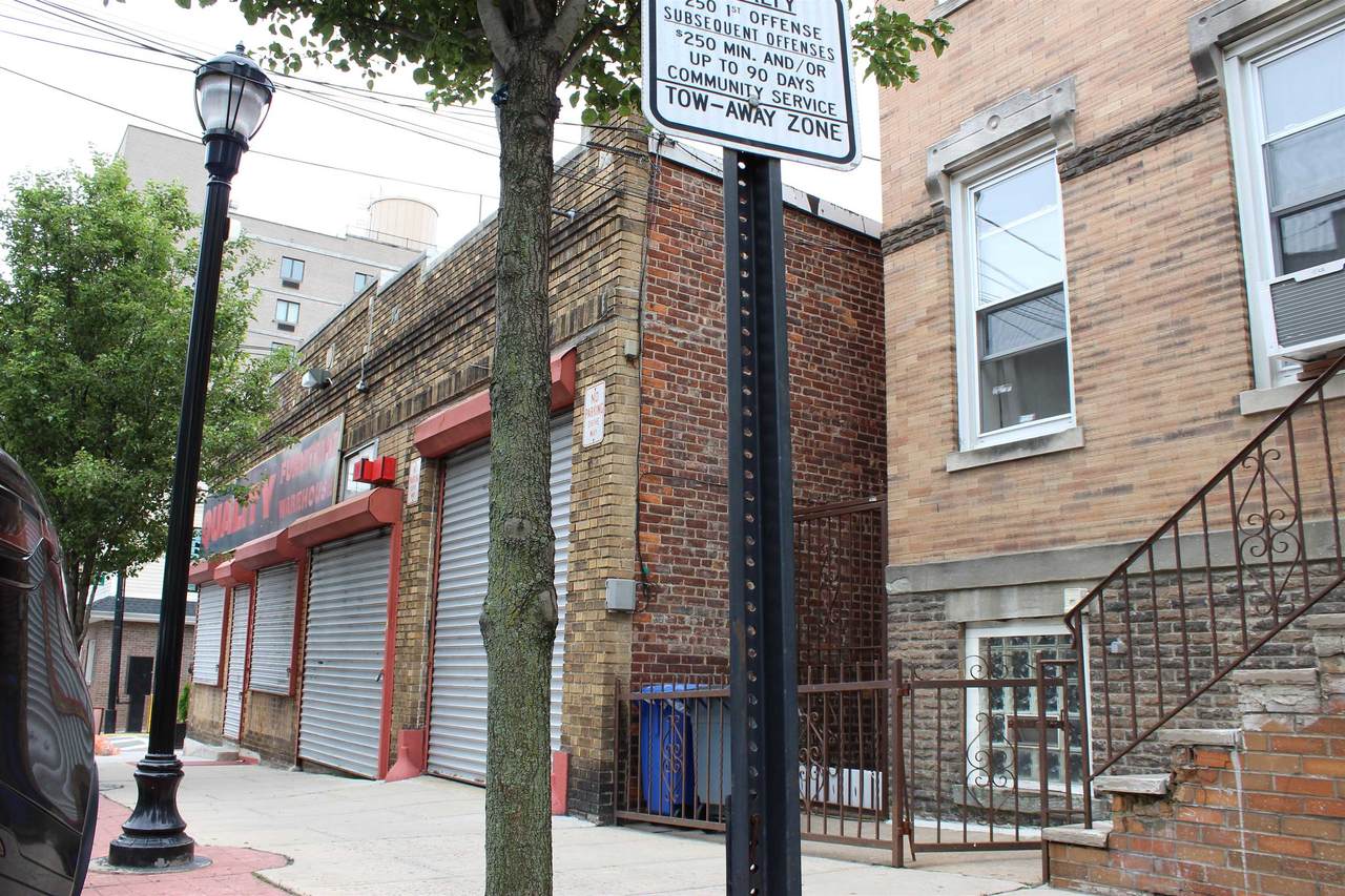 203 43RD ST - Photo 1