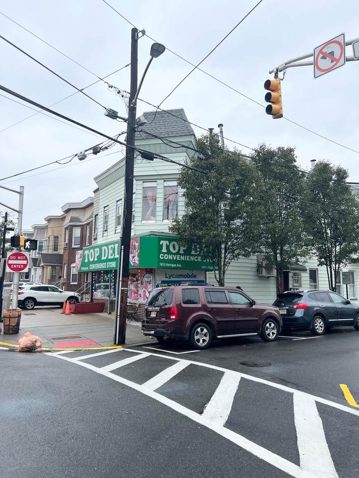 1815 Kerrigan Ave - Photo 1