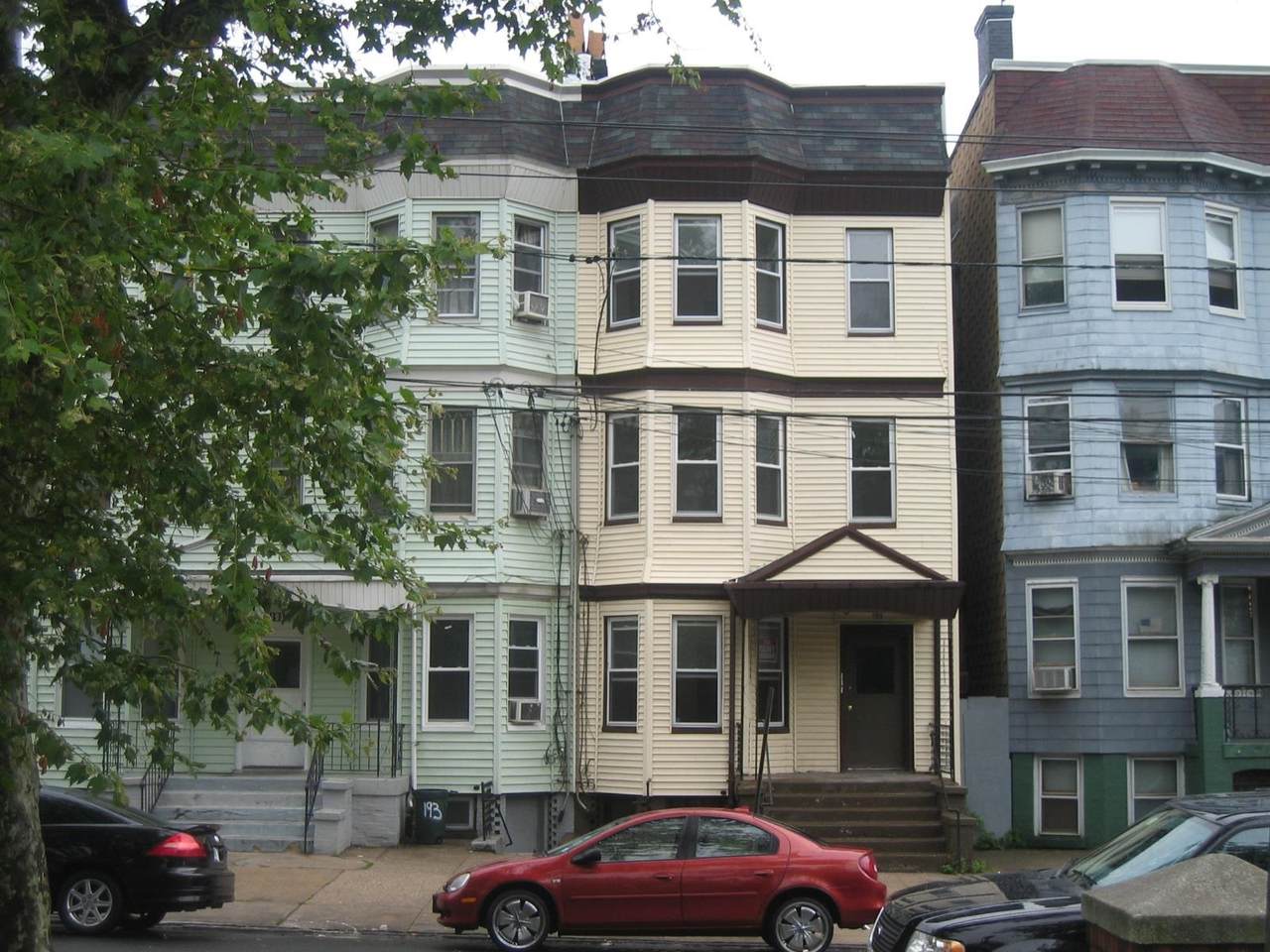 195 Winfield Ave - Photo 1