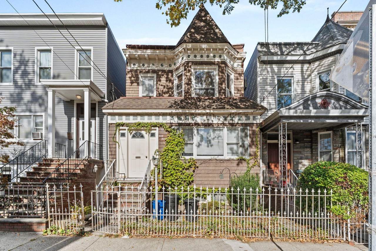 44 Booraem Ave - Photo 1