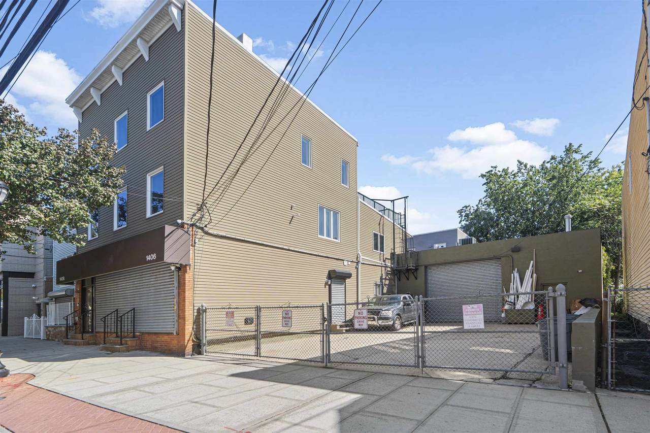 1408 New York Ave - Photo 1