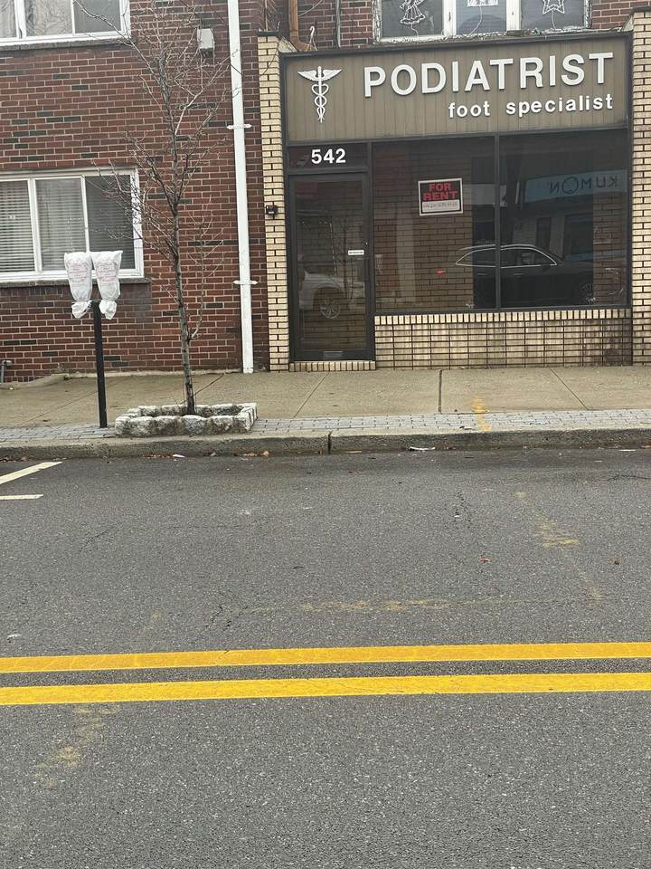 542 Anderson Ave - Photo 1