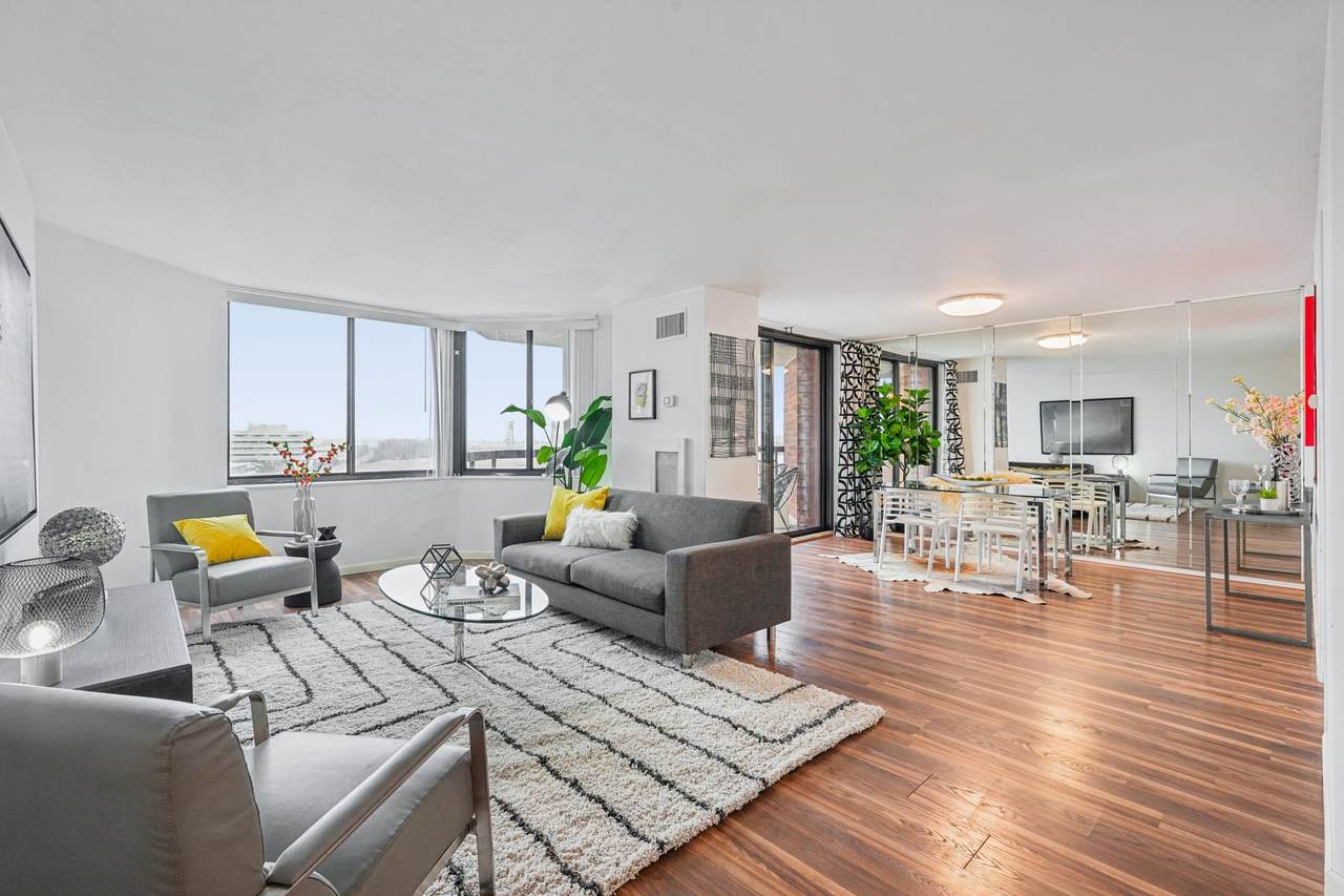 530 Harmon Cove Tower - Photo 1