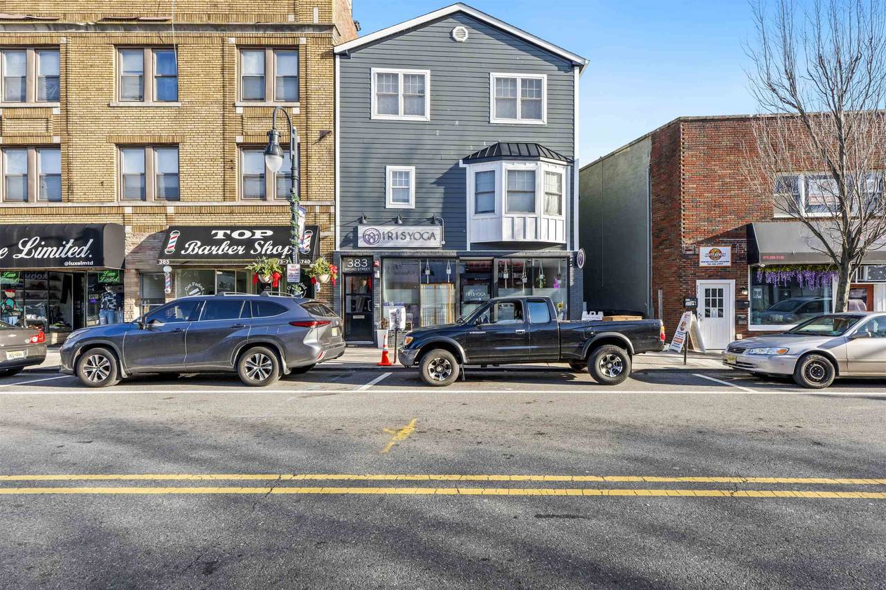 383 Broad St - Photo 1