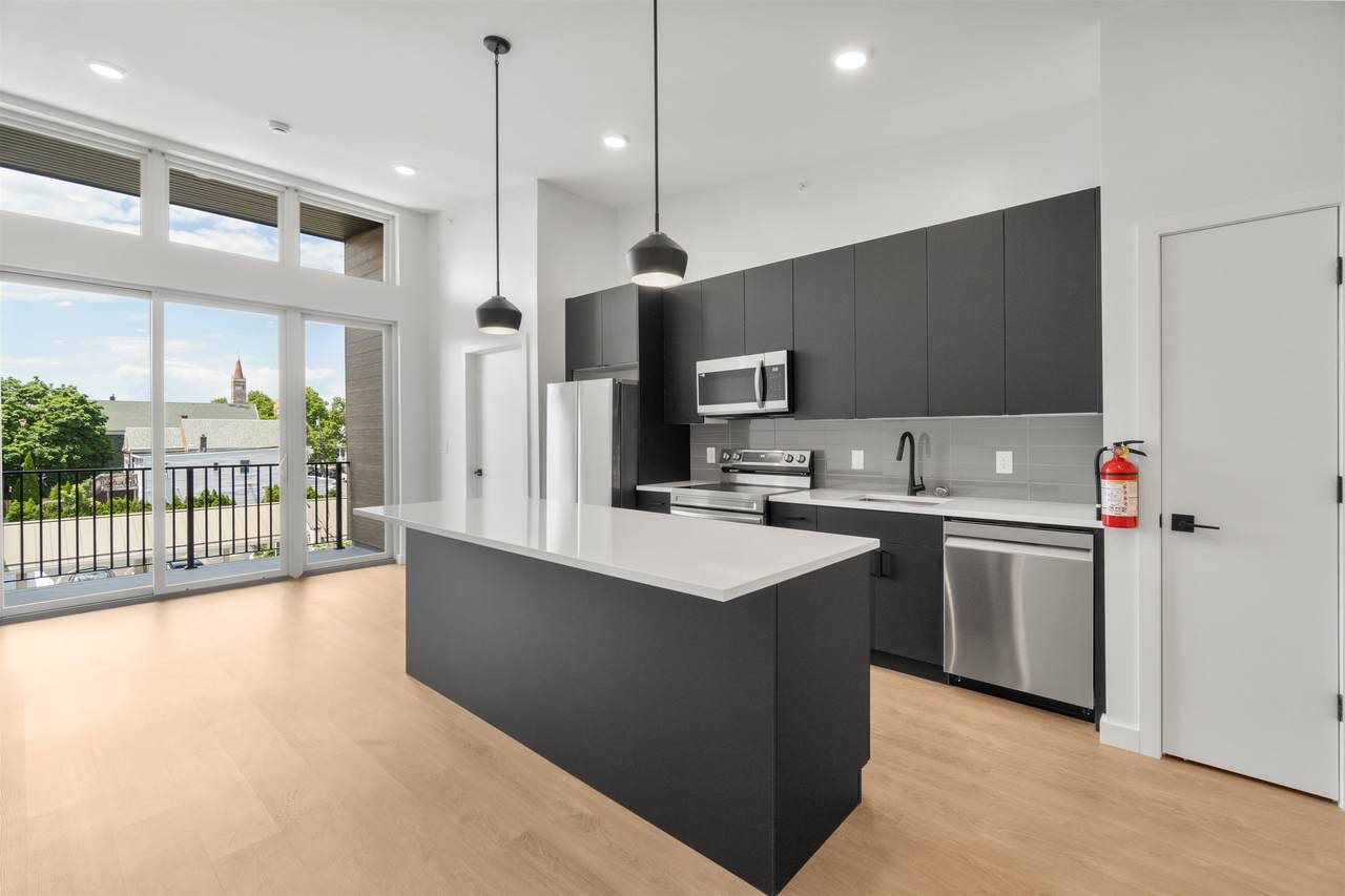 952 Broadway - Photo 1