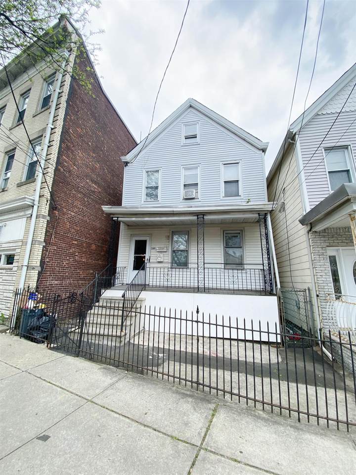 289 Parker Ave - Photo 1