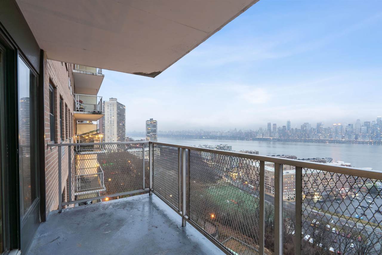 5601 Blvd East - Photo 1