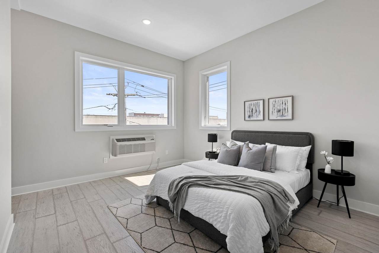 519 54TH ST - Photo 1