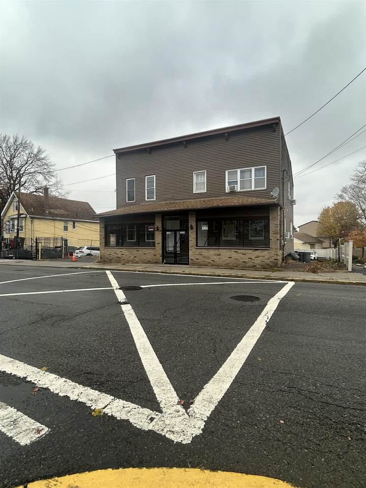 1524 Union Turnpike - Photo 1