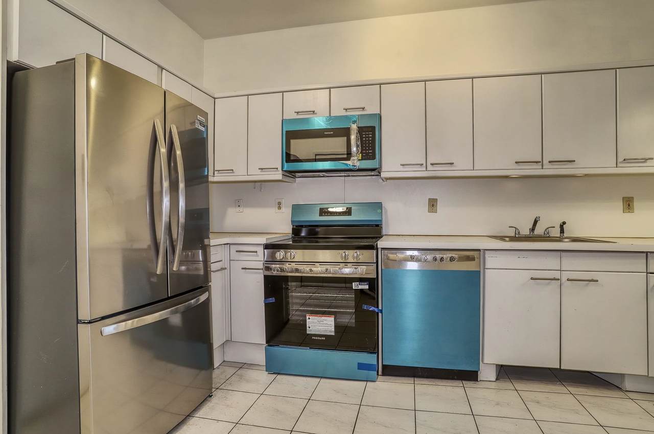 75 Liberty Ave - Photo 1