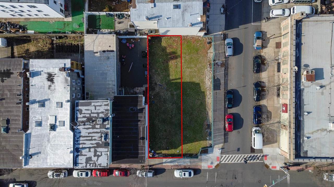 793 Broadway - Photo 1