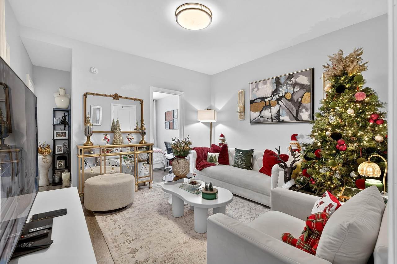135 West 15Th St - Photo 1