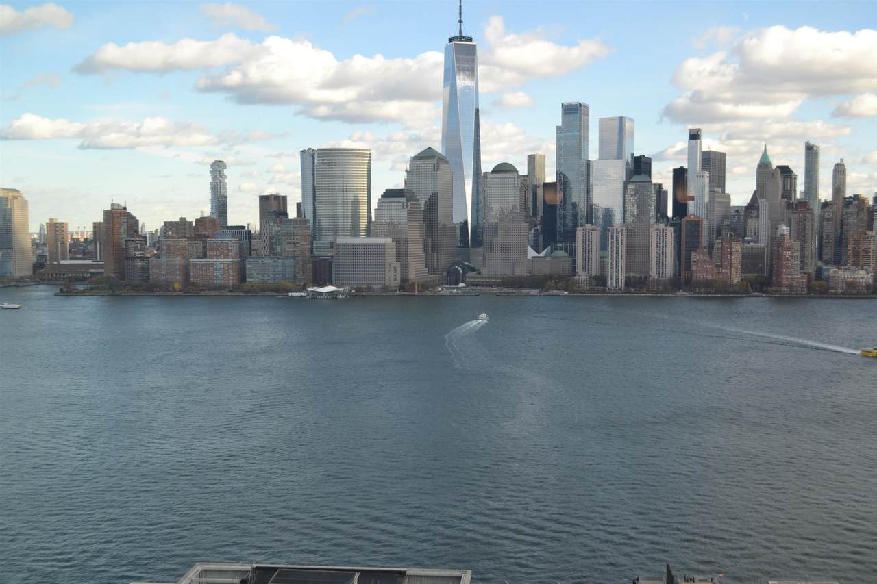 77 Hudson St - Photo 1