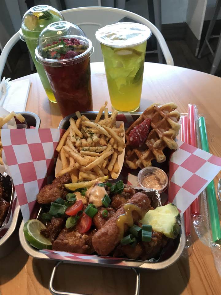 2300 Summit Ave - Photo 1