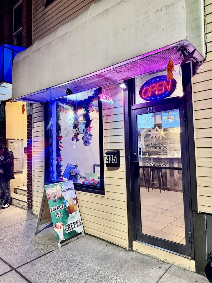 437 68TH ST - Photo 1