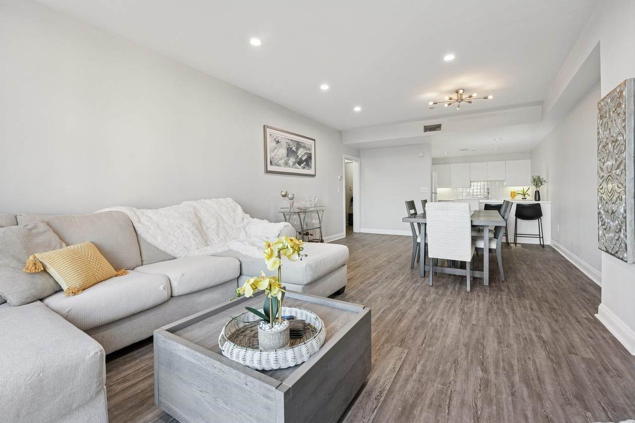 206 Shearwater Ct West - Photo 1