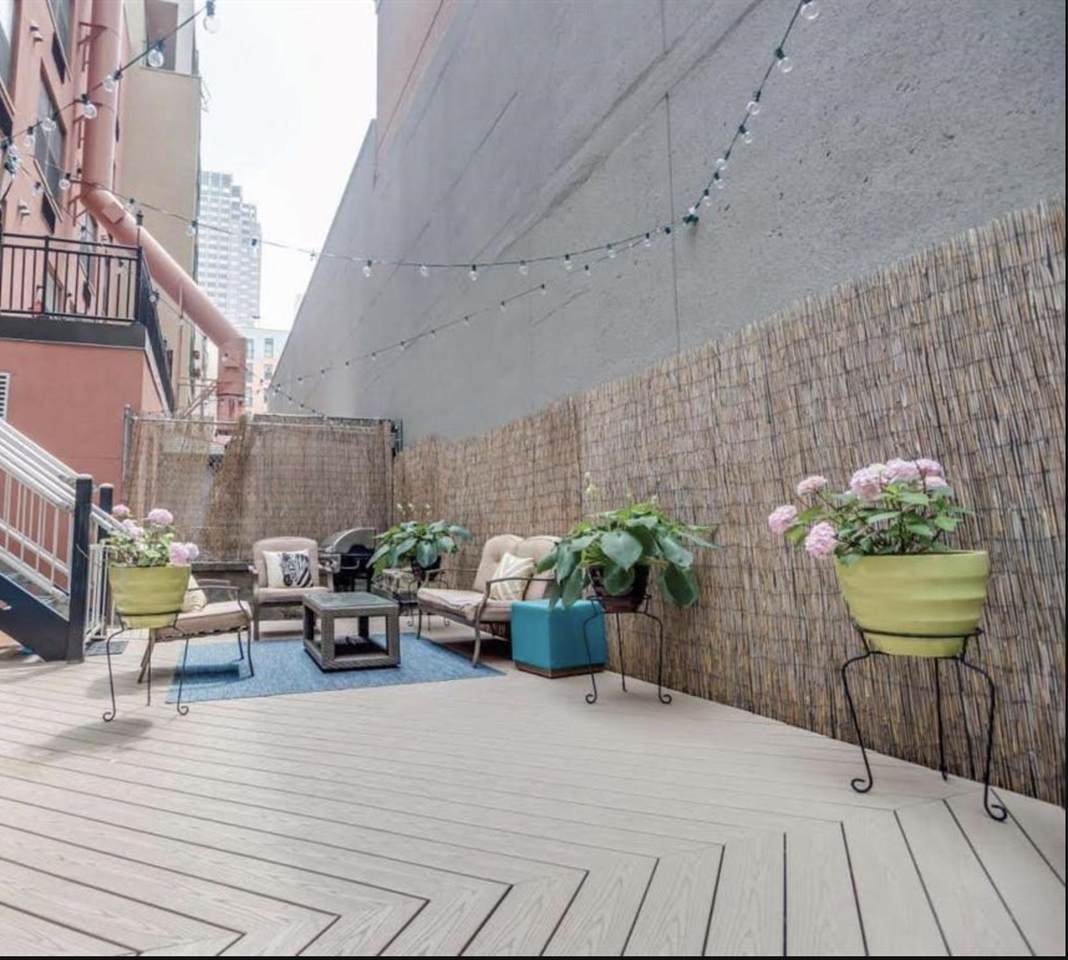 99 Montgomery St - Photo 1