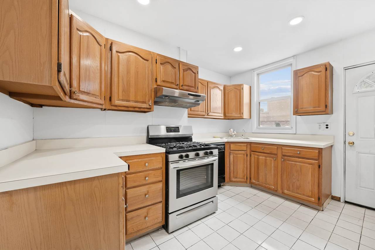 1433 43RD ST - Photo 1