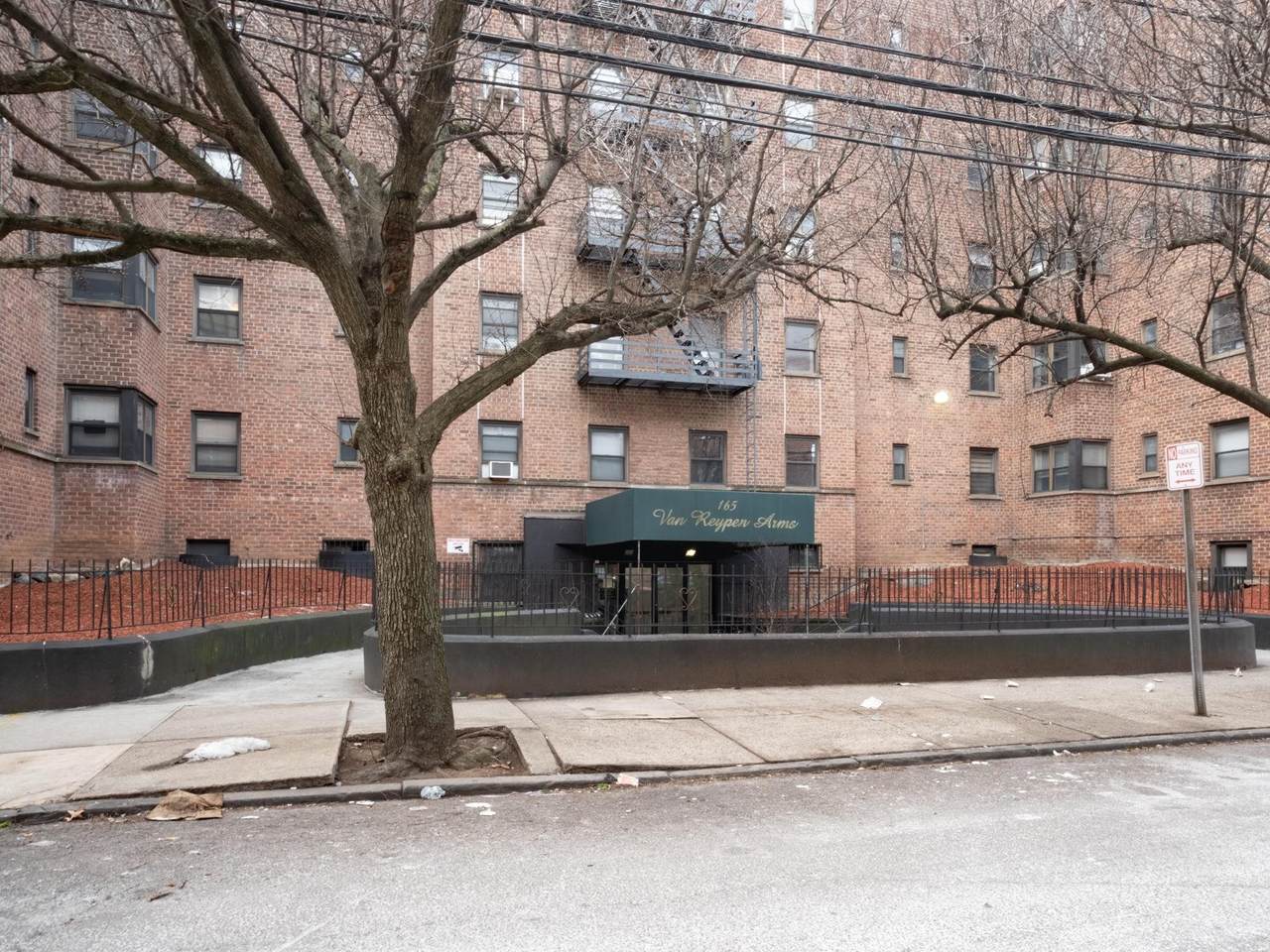 165 Vroom St - Photo 1