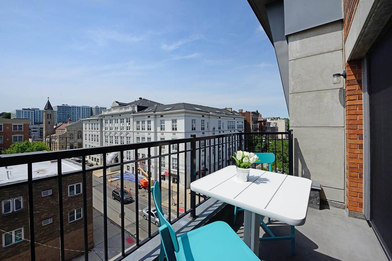 619 Adams St - Photo 1