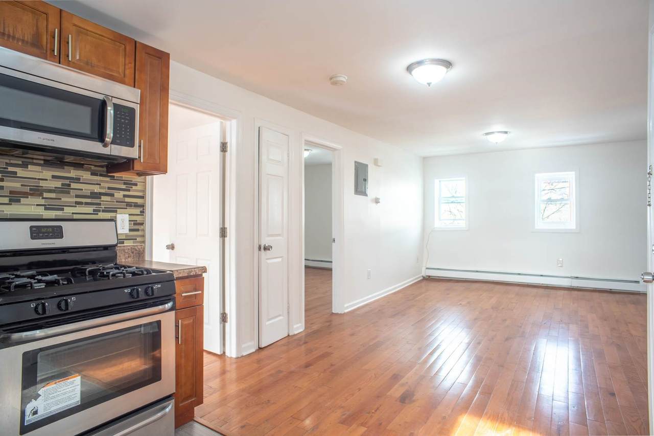 427 4TH ST - Photo 1