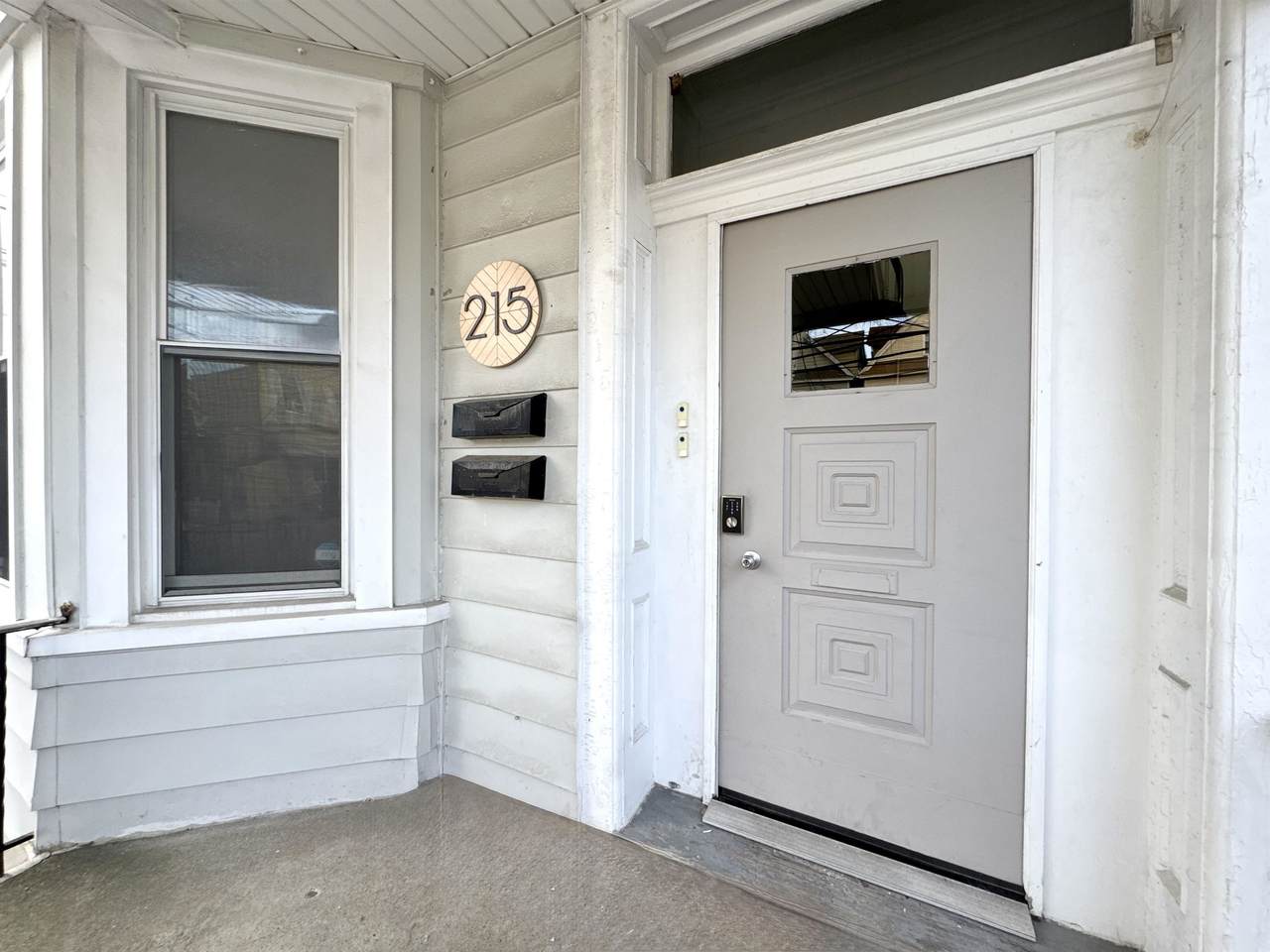 215 Dodd St - Photo 1