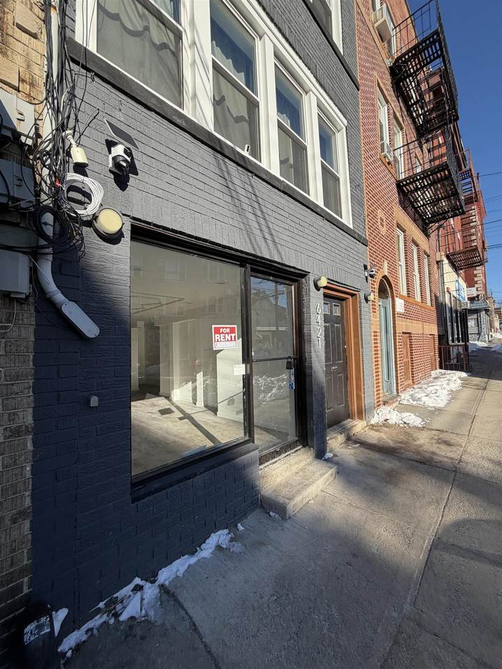 6421 Hudson Ave - Photo 1