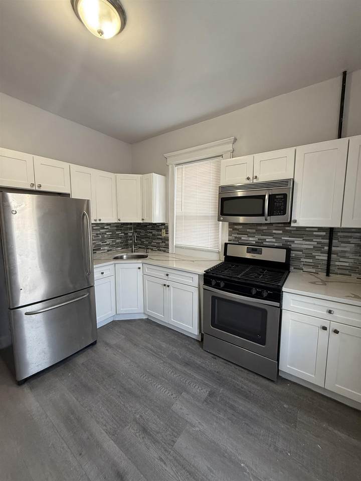 335 Princeton Ave - Photo 1