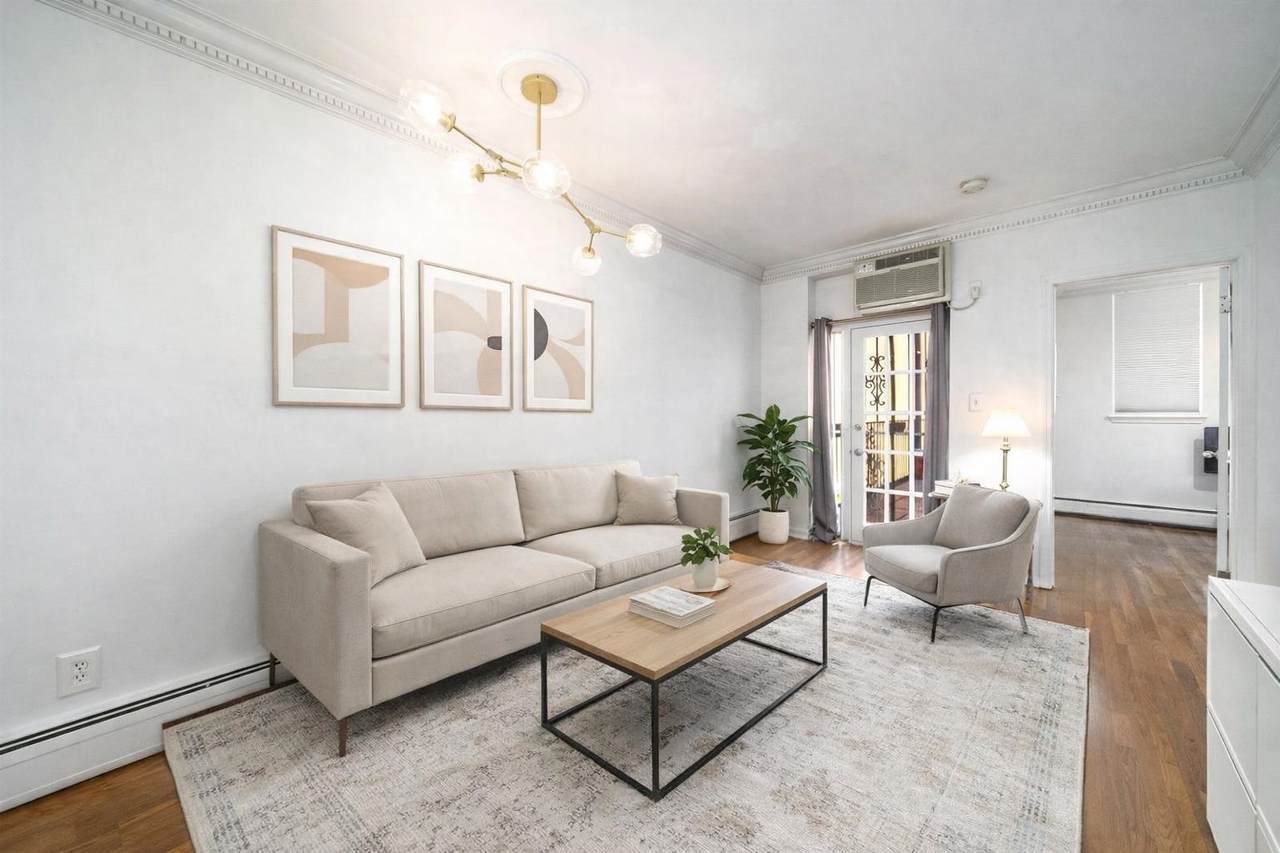 278 Monmouth St - Photo 1