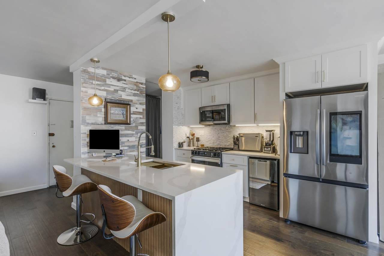 9060 Palisade Ave - Photo 1