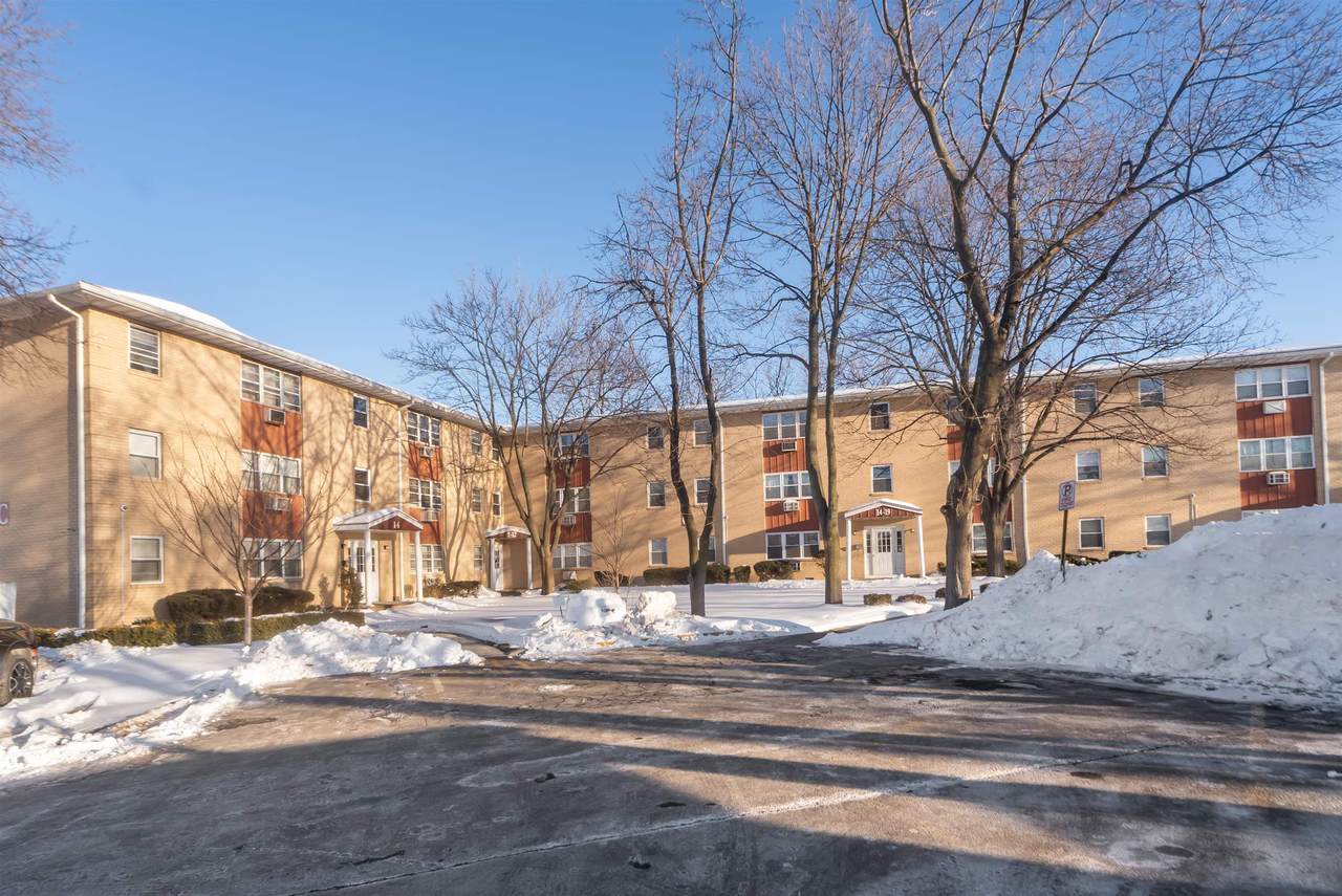 2 Radio Ave - Photo 1