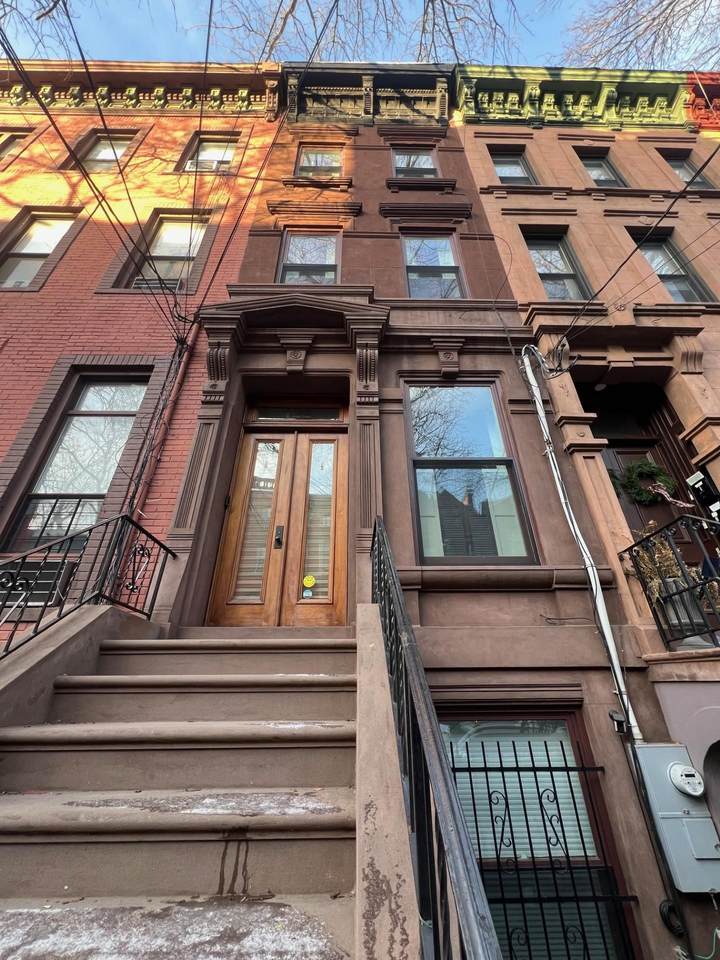 122 Mercer St - Photo 1