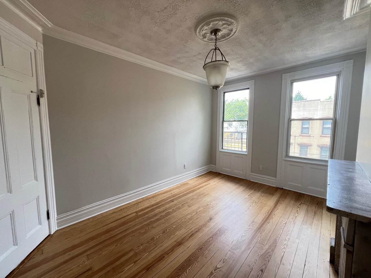 492 Monmouth St - Photo 1