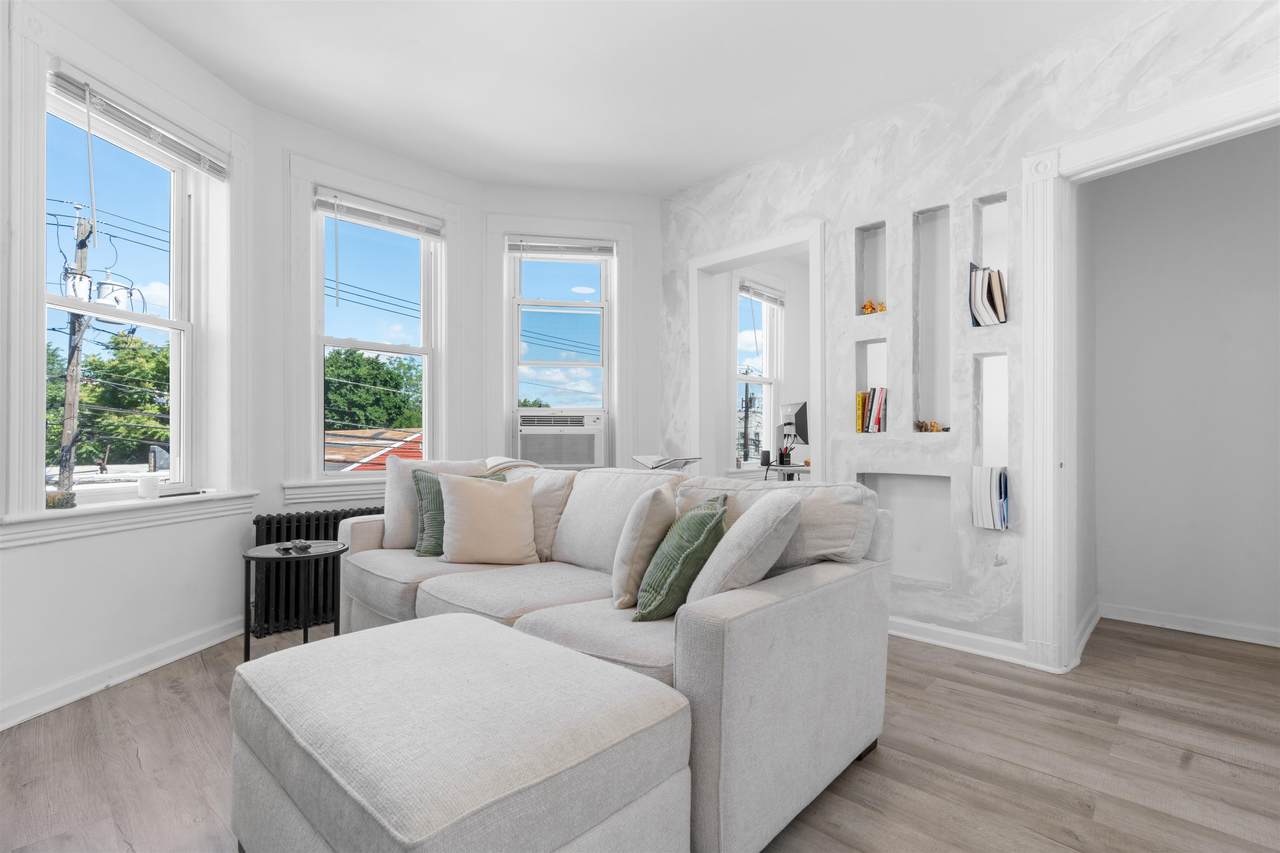 4308 Grand Ave - Photo 1