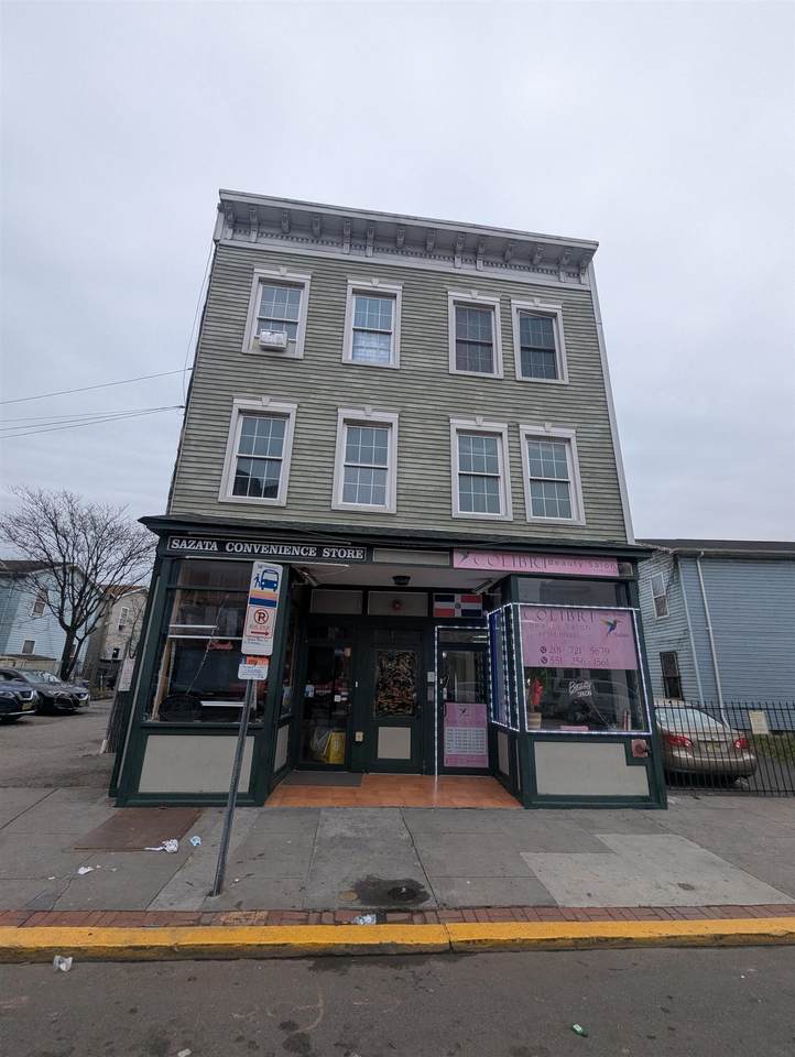 150 Monticello Ave - Photo 1