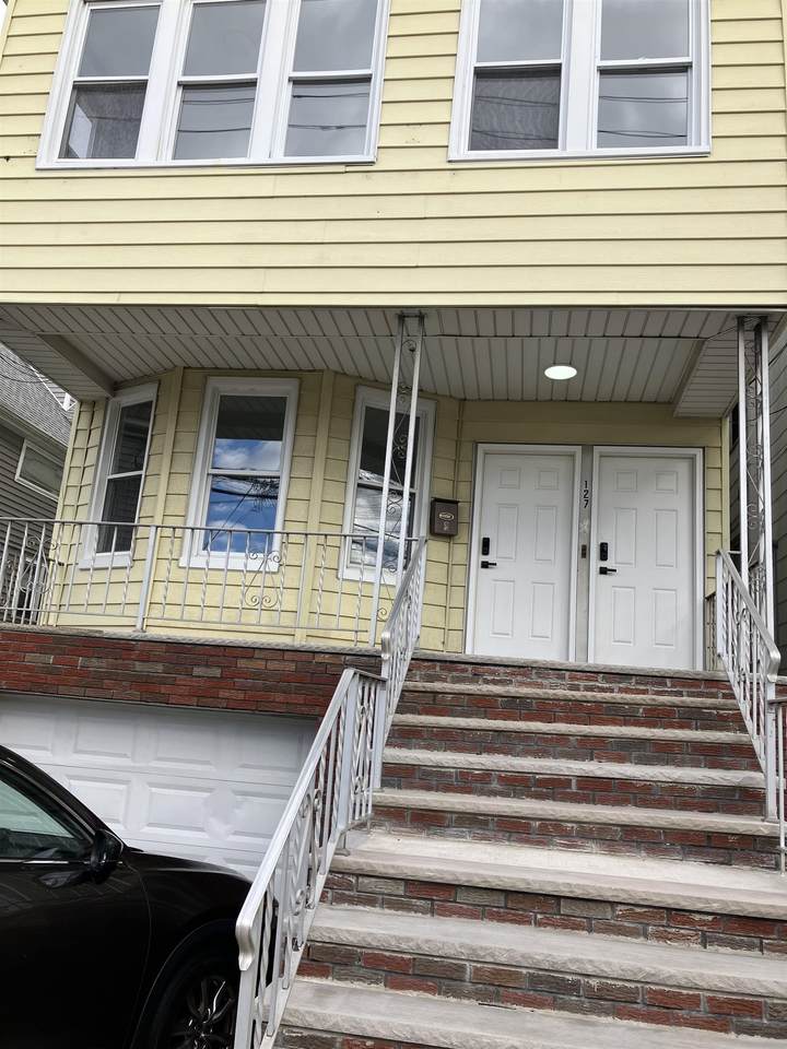 127 West 51St St - Photo 1