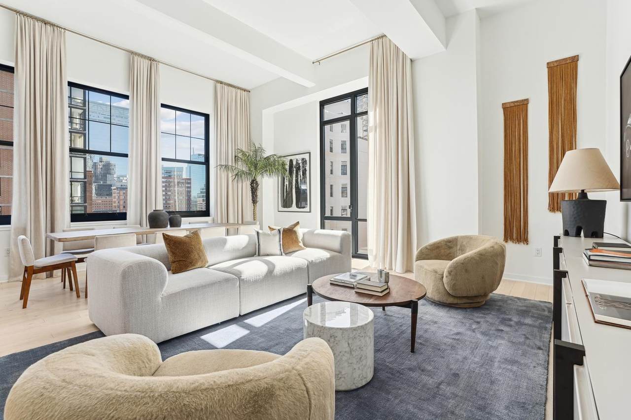 155 Bay St - Photo 1