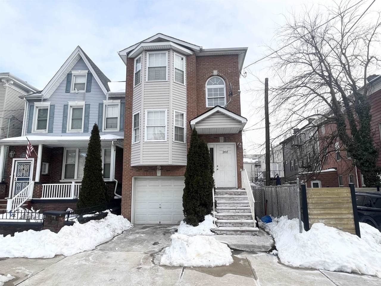 288 Clerk St - Photo 1