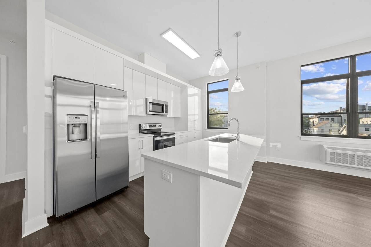 121 34TH ST - Photo 1