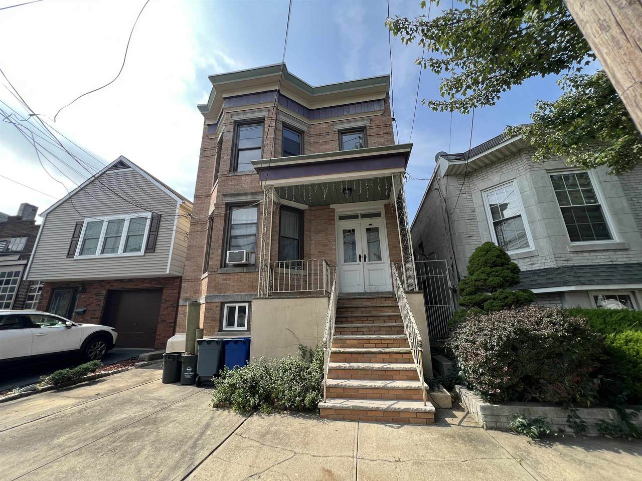 329 Centre Ave - Photo 1