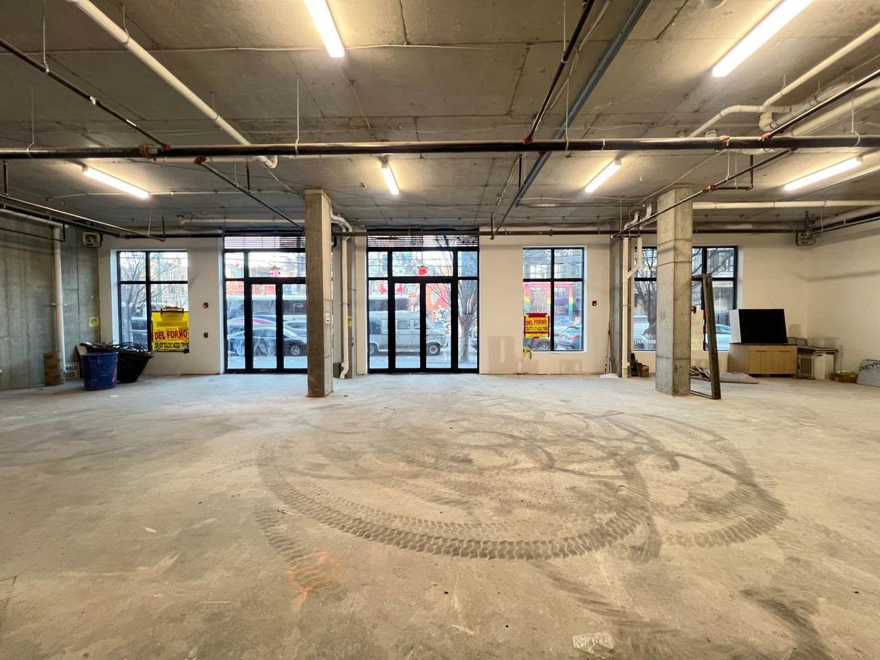 139 Christopher Columbus Dr - Photo 1