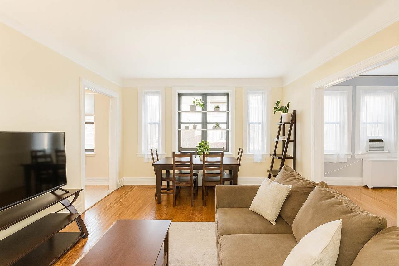 131 Kensington Ave - Photo 1