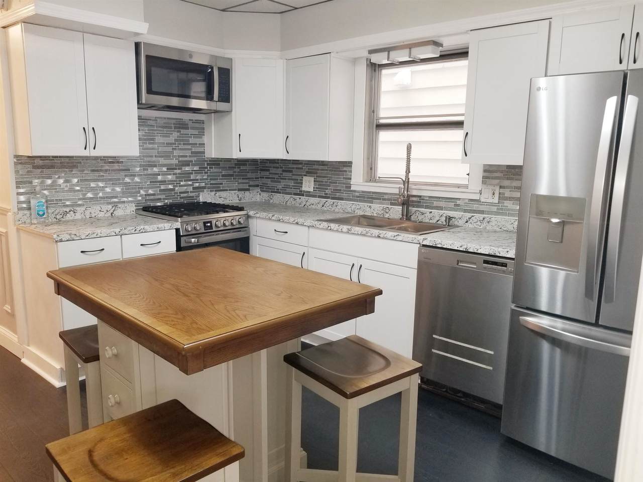 159 West 10Th St - Photo 1