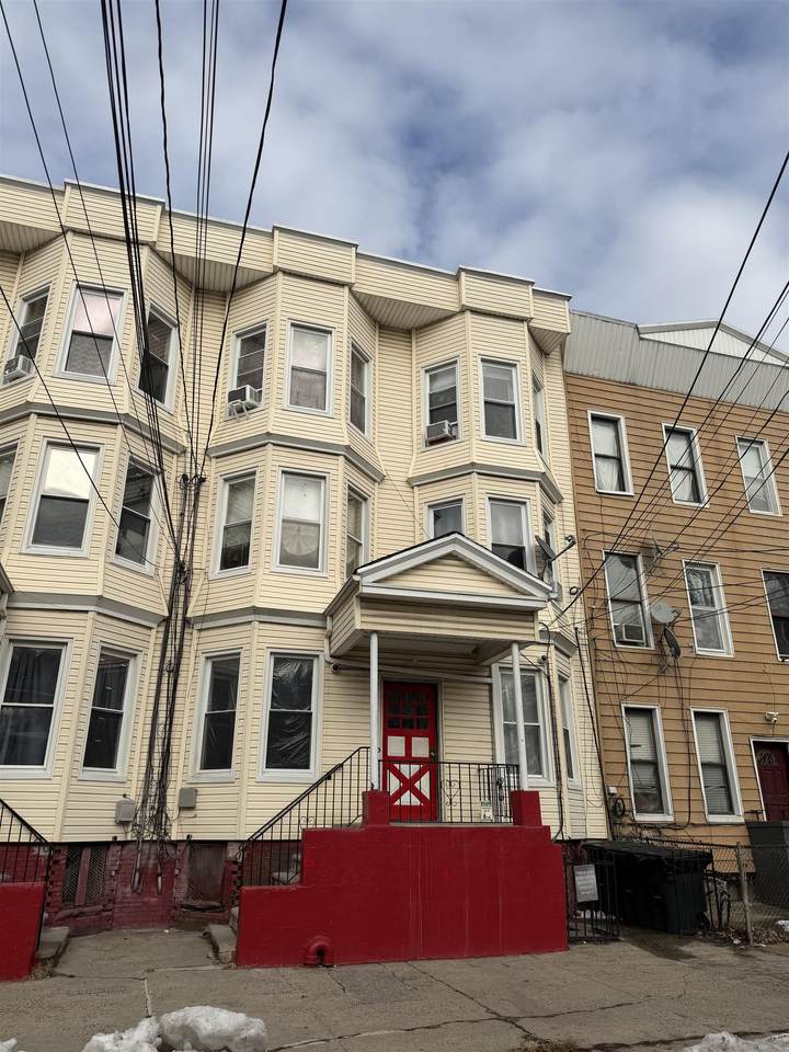 28 Jefferson Ave - Photo 1