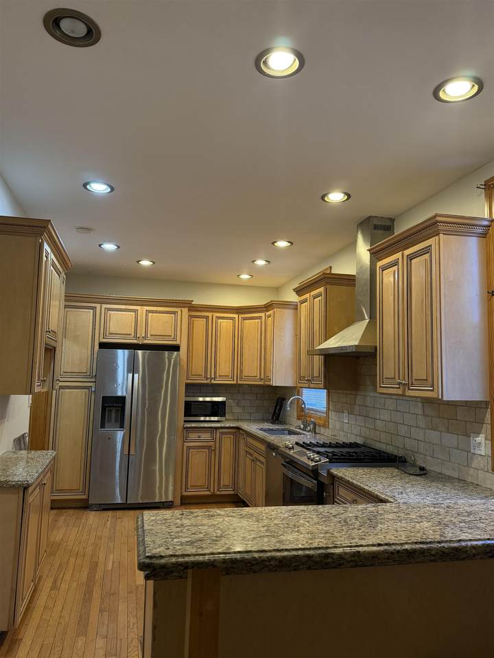 70 Charles St - Photo 1