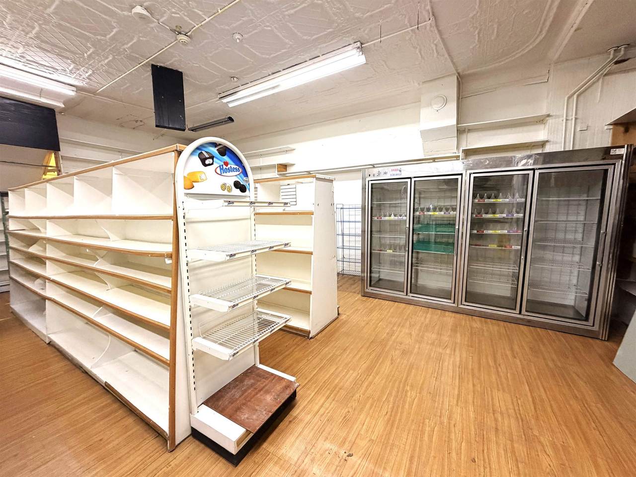 526 21ST ST - Photo 1