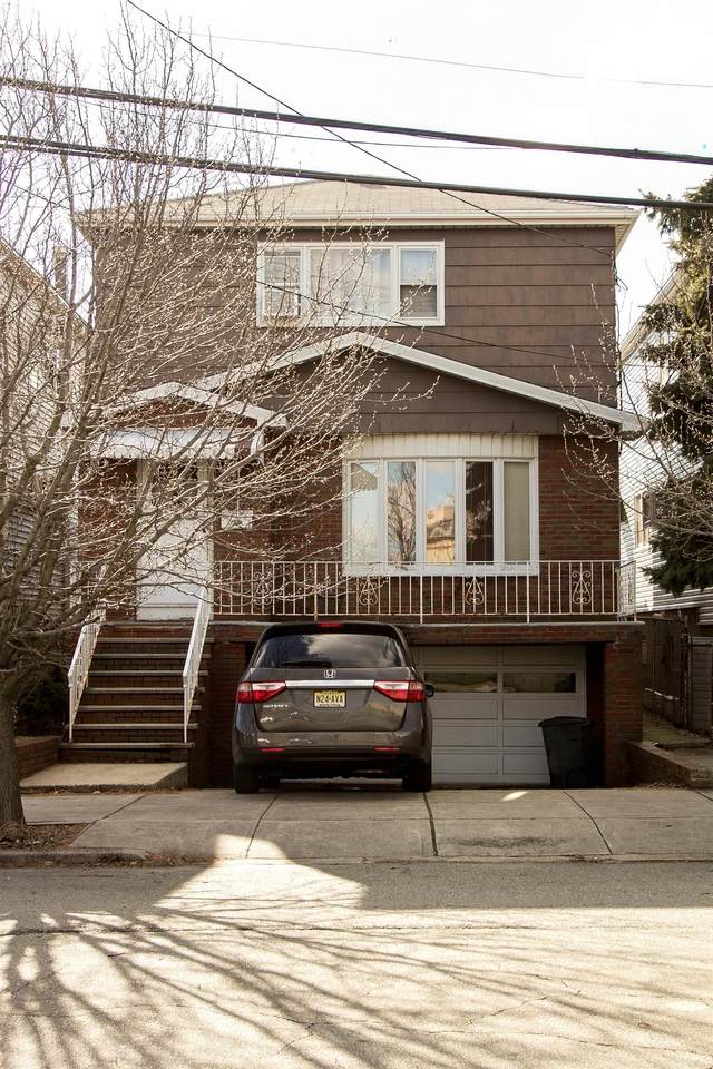 8 Oak St - Photo 1