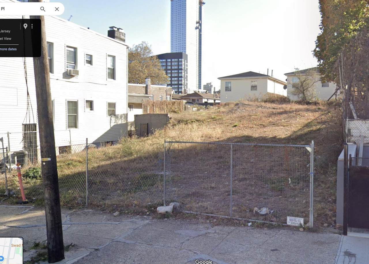 17-19 Berkley Pl - Photo 1