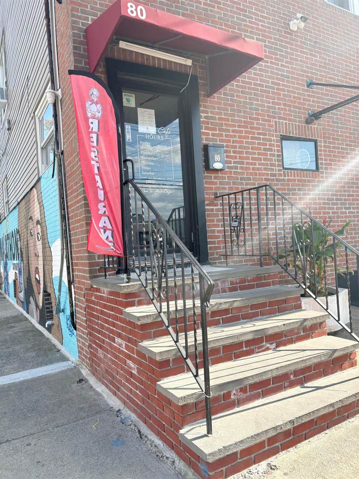 80 Mallory Ave - Photo 1