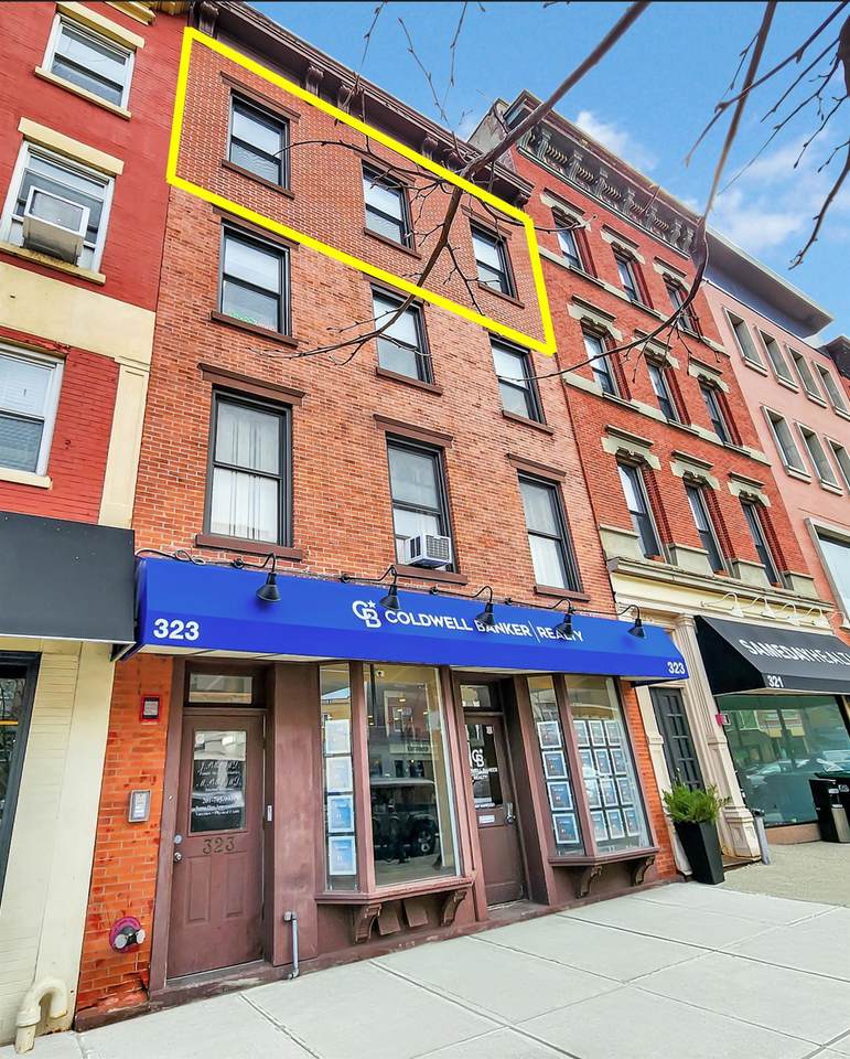 323 Washington St - Photo 1
